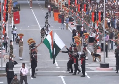 ワガ国境のセレモニー